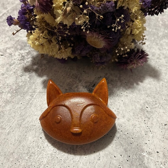 Queen's Quarter's Soap, Handmade Turmeric & Grapefruit Goat Milk Fox Shaped Soap - Picture 1 of 1